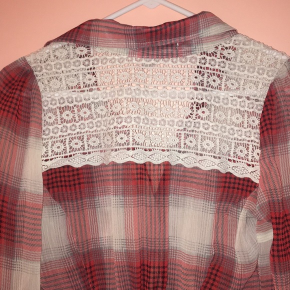 Size S Red and White Plaid Top with Crochet Back - Picture 3 of 4